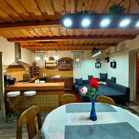 Kata Vendeghaz Appartement Sátoraljaújhely Buitenkant foto